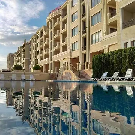 Seafront بوموري